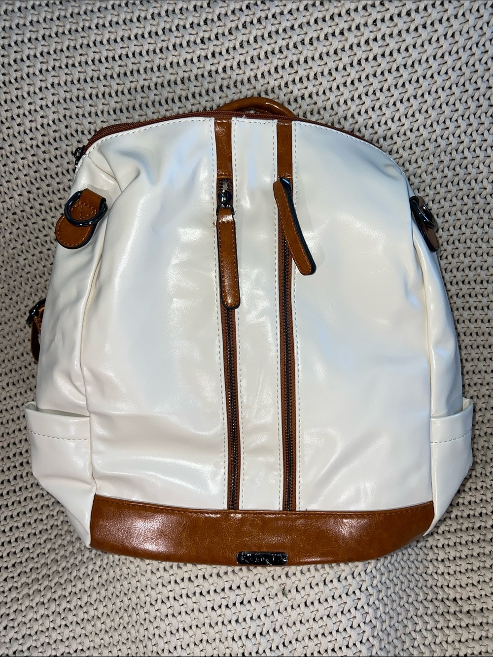 Cluci Women’s White Backpack with Brown Trim - Classic Everyday Carry